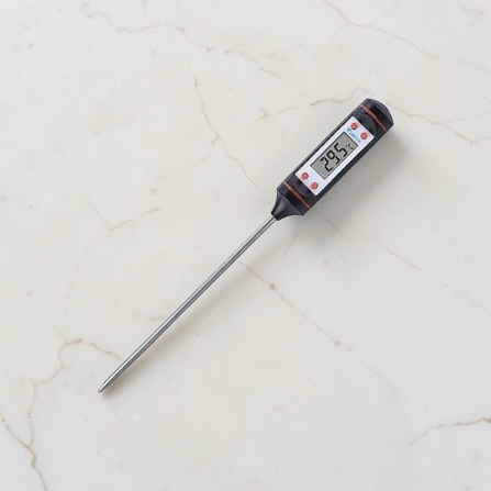 Digital probe thermometer